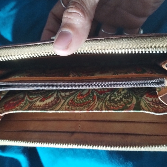 Dooney & Bourke Leather Wallet - Picture 3 of 9